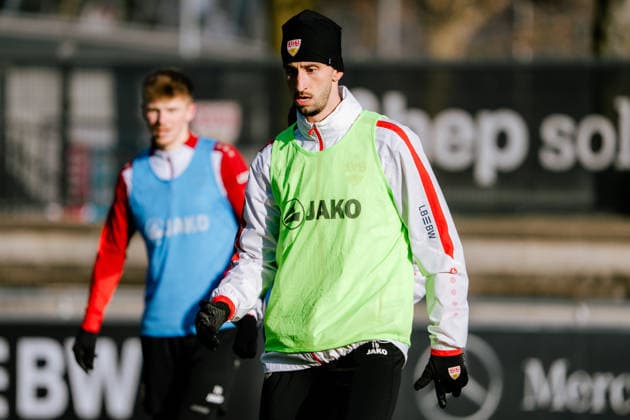 Atakan Karazor VfB Stuttgart, 16 , GER, VfB Stuttgart, Football, 1 Bundesliga, Training kick-off, 2025 2026 season, 03 01 2026, DFL REGULATIONS PROHIBIT ANY USE OF PHOTOGRAPHS AS IMAGE SEQUENCES AND OR QUASI VIDEO, GER, VfB Stuttgart, Football, 1 Bundesliga, Training kick-off, 2025 2026 season, 03 01 2026, Stuttgart Copyright: xEibner-Pressefoto EdwardxCheungx EP_ECG