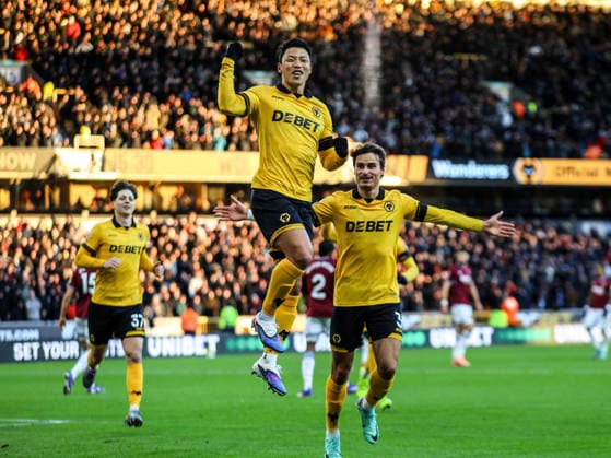 Goal. Hee Chan Hwang (11 Wolves) celebrates scoring a penalty during the Premier League football match between Wolverhampton Wanderers and West Ham United at Molineux stadium in Wolverhampton, England Copyright: xNataliexMincher SPPx Sportspressphoto_SPR78354