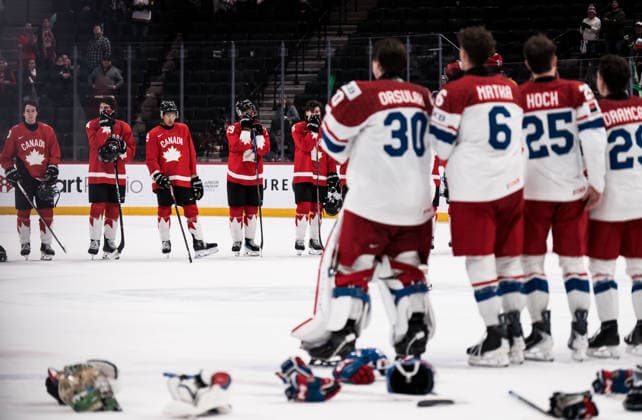260104 Players of Canada look dejected after the 2026 IIHF World Junior Championship semifinal game between Canada and Czech Republic on January 4, 2026 in Saint Paul Photo Joel Marklund BILDBYRAN kod JM JM0772 bbeng ishockey ice hockey jvm junior vm u20 2026 iihf world junior championship world juniors semifinal canada kanada tjeckien czech republic czechiadepp  Copyright: JOELxMARKLUND BB260104JM143