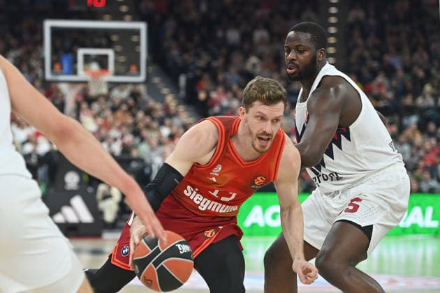 Andreas OBST FCB , action,duel against Eugene OMORUYI Kosner Basketball Euro League,season 2025 2026, FC Bayern Muenchen Kosner Baskonia on 07 01 2026 , S A P G A R D EN