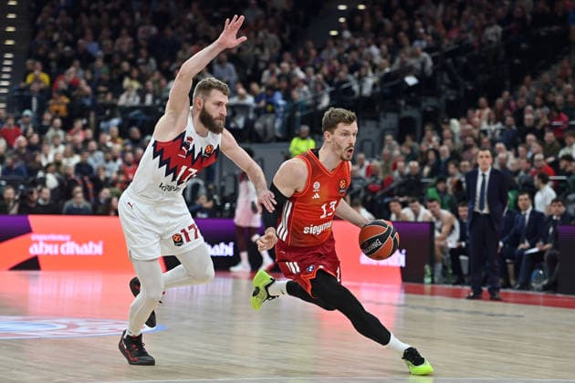 Andreas OBST FCB , action,duel against Gytis RADZEVICIUS Kosner Basketball Euro League,season 2025 2026, FC Bayern Muenchen Kosner Baskonia on 07 01 2026 , S A P G A R D EN