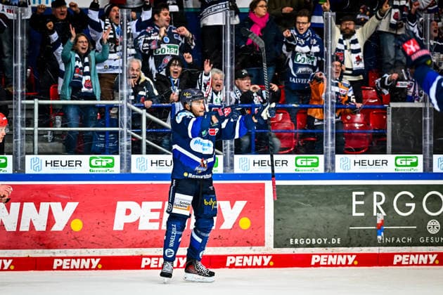 Goalscorer Colin Ugbekile Iserlohn Roosters, 79 , GER, Iserlohn Roosters vs Eisbaeren Berlin, Ice Hockey, Penny DEL, 38 Matchday, Season 2025 2026, 08 01 2026, GER, Iserlohn Roosters vs Eisbaeren Berlin, Ice Hockey, Penny DEL, 38 Matchday, Season 2025 2026, 08 01 2026 Iserlohn Copyright: xJonasxBrockmann Eibner-Pressefotx EP_JBN