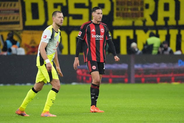 Younes Ebnoutalib Eintracht Frankfurt vs Waldemar Anton Borussia Dortmund, BVB Frankfurt 09 01 2026 Eintracht Frankfurt vs Borussia Dortmund, Deutsche Bank Park, Matchday 16 Bundesliga