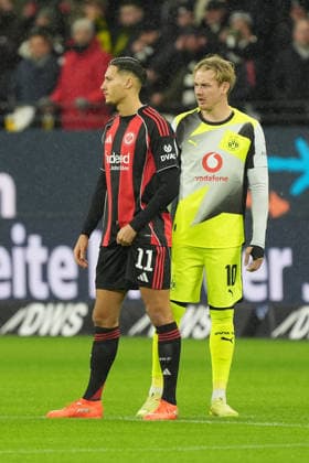 Younes Ebnoutalib Eintracht Frankfurt vs Julian Brandt Borussia Dortmund, BVB Frankfurt 09 01 2026 Eintracht Frankfurt vs Borussia Dortmund, Deutsche Bank Park, Matchday 16 Bundesliga
