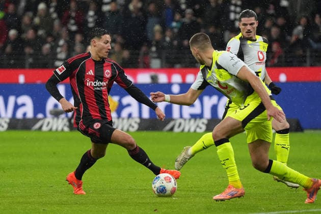 Younes Ebnoutalib Eintracht Frankfurt vs Waldemar Anton Borussia Dortmund, BVB Frankfurt 09 01 2026 Eintracht Frankfurt vs Borussia Dortmund, Deutsche Bank Park, Matchday 16 Bundesliga