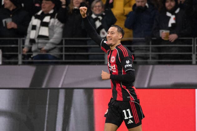 Younes Ebnoutalib Eintracht Frankfurt celebrate the Goal during the 1 Bundesliga match between Eintracht Frankfurt and Borussia Dortmund at Deutsche Bank Park in Frankfurt, Germany on January 09, 2026 DFL DFB REGULATIONS PROHIBIT ANY USE OF PHOTOGRAPHS as IMAGE SEQUENCES and or QUASI VIDEO Copyright: JoaquimxFerreira