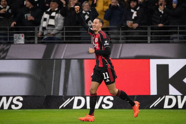 Younes Ebnoutalib Eintracht Frankfurt celebrate the Goal during the 1 Bundesliga match between Eintracht Frankfurt and Borussia Dortmund at Deutsche Bank Park in Frankfurt, Germany on January 09, 2026 DFL DFB REGULATIONS PROHIBIT ANY USE OF PHOTOGRAPHS as IMAGE SEQUENCES and or QUASI VIDEO Copyright: JoaquimxFerreira