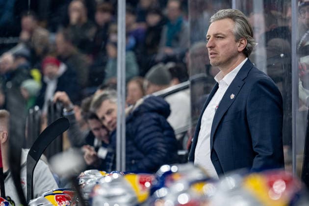 Max Kaltenhauser Co Coach, EHC Red Bull Muenchen GER, EHC Red Bull Muenchen vs Iserlohn Roosters, Ice Hockey, DEL, Matchday 39, Season 2025 2026, 11 01 2026 GER, EHC Red Bull Muenchen vs Iserlohn Roosters, Ice Hockey, DEL, Matchday 39, Season 2025 2026, 11 01 2026 Muenchen Copyright: xEibner-Pressefoto HeikexFeinerx EP_HFR