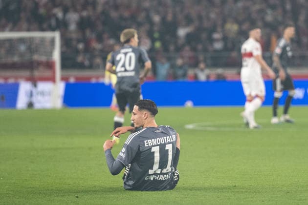 Younes Ebnoutalib Eintracht Frankfurt, 11 indicates that he wants to be substituted GER, VfB Stuttgart vs Eintracht Frankfurt, Football, Men, 1 Bundesliga, Matchday 17, Season 2025 2026, 13 01 2026, DFL DFB REGULATES PROHIBIT ANY USE OF PHOTOGRAPHS AS IMAGE SEQUENCES AND OR QUASI VIDEO, GER, VfB Stuttgart vs Eintracht Frankfurt, Football, Men, 1 Bundesliga, Matchday 17, Season 2025 2026, 13 01 2026 Stuttgart Copyright: xEibner-Pressefoto WolfgangxFrankx EP_WFK