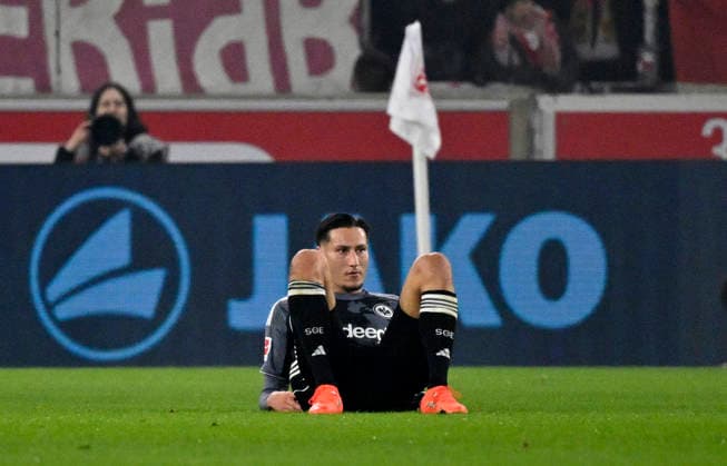 Younes Ebnoutalib Eintracht Frankfurt SGE 11 injured Injury VfB Stuttgart vs Eintracht Frankfurt SGE 13 01 2026 DFL REGULATIONS PROHIBIT ANY USE OF PHOTOGRAPHS AS IMAGE SEQUENCES AND OR QUASI VIDEO VfB Stuttgart vs Eintracht Frankfurt SGE