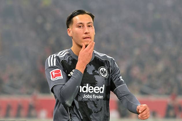 Younes EBNOUTALIB Eintracht Frankfurt , gesture,skeptical, action,single image,cropped single motif,half figure,half figure Football 1 Bundesliga Season 2025 2026, 17 Matchday, Matchday17 VfB Stuttgart Eintracht Frankfurt 3 2 on 13 01 2026 MHP ARENA