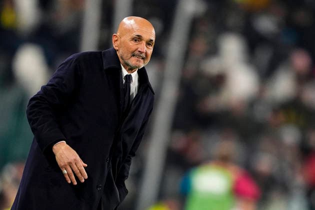 JuventusÕ head coach Luciano Spalletti during the Serie A soccer match between Juventus Fc and Cagliariat the Juventus Stadium in Turin, north west Italy - November 29, 2025. - Soccer  Copyright: xFabioxFerrari LaPressex