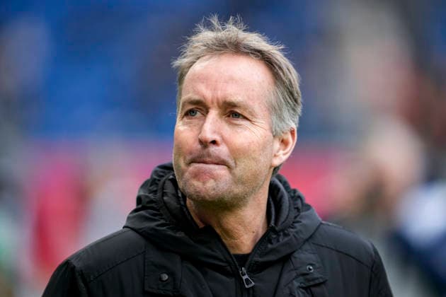 Kasper Hjulmand coach, head coach, B04 presses lips together, single image, single photo, action, action looking disappointed, disappointment, frustration, disappointed, pessimistic, 17 01 2026, Sinsheim Germany , Football, Bundesliga, TSG 1899 Hoffenheim Bayer 04 Leverkusen, DFB DFL REGULATIONS PROHIBIT ANY USE OF PHOTOGRAPHS AS IMAGE SEQUENCES AND OR QUASI VIDEO xozx