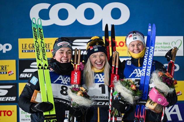 L R Coletta RYDZEK GER , Jonna SUNDLING SWE and Maja DAHLQVIST NOW on the podium at the podium ceremony, GER, FIS Coop Cross-Country World Cup Oberhof, Sprint Finals, Women, 17 01 2026 GER, FIS Coop Cross-Country World Cup Oberhof, Sprint Finals, Women Oberhof Copyright: xEibner-Pressefoto FlorianxWiegandx EP_FWD