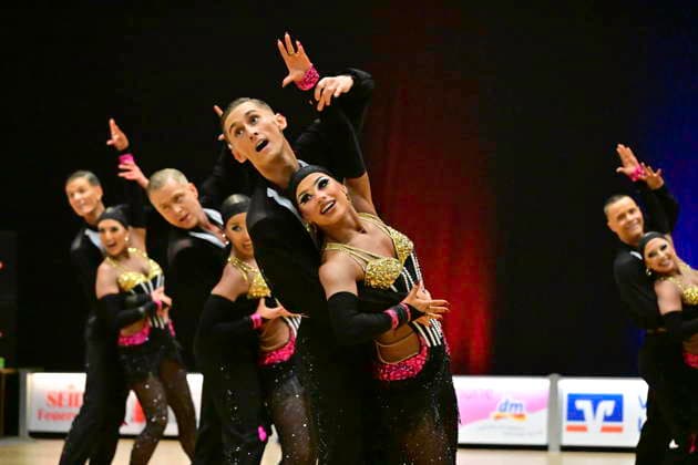 GER Dancing, 1 Bundesliga of Latin formations 17 01 2025, GER Dancing, 1 Bundesliga of Latin formations,, preliminary round, in the picture Blau Weiss Buchholz Team A with the theme On the floor nordphotoxGmbH xWitke nph00002