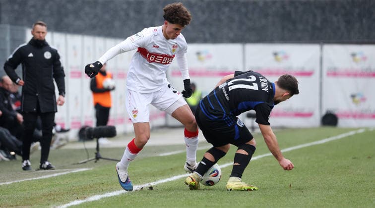18 01 2026, Germany, Aspach Football VfB Stuttgart II vs MSV Duisburg, v l Noah Darvich VfB II , Can Coskun Duisburg
