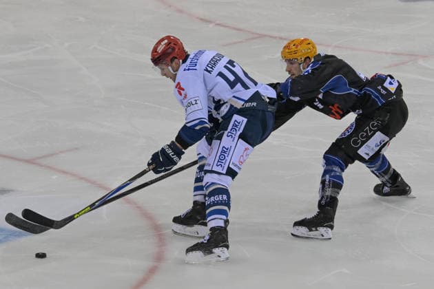 Alexander Karachun Schwenninger Wild Wings 47 in attack , Fischtown Pinguins Schwenninger Wild Wings, Ice Hockey, German Ice Hockey League, DEL, 18 01 2026 Bremerhaven Bremen Germany Copyright: xkolbert-press BurghardxSchreyerx