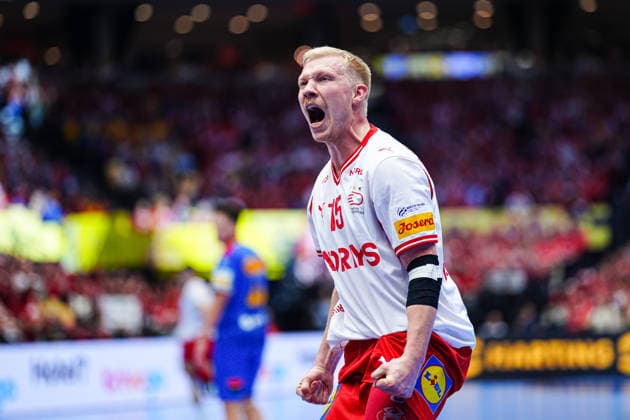 Goal celebration Magnus Saugstrup Denmark, 15 DEN, Romania vs Denmark, Handball, EHF European Championship 2026, Group B, Matchday 2, 18 01 2026 DEN, Romania vs Denmark, Handball, EHF European Championship 2026, Group B, Matchday 2, 18 01 2026 Herning Copyright: xEibner-Pressefoto MarcelxvonxFehrnx EP_MFN