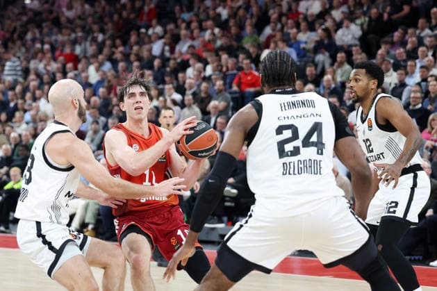 Justinian Jessup FC Bayern Basketball, 10 with Nick Calathes Partizan Mozzart Bet Belgrade, 33 and Bruno Fernando Partizan Mozzart Bet Belgrade, 24 , with Sterling Brown Partizan Mozzart Bet Belgrade, 12 , GER, FC Bayern Basketball vs Partizan Mozzart Bet Belgrade, Basketball, Euroleague, Matchday 23, Season 2025 2026, 20 01 2026, GER, FC Bayern Basketball vs Partizan Mozzart Bet Belgrade, Basketball, Euroleague, Matchday 23, Season 2025 2026, 20 01 2026 Munich Copyright: xEibner-Pressefoto JennixMaulx EP_JML