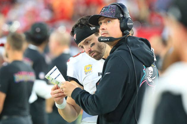 TAMPA, FL - OCTOBER 12: Tampa Bay Buccaneers Quarterback Baker Mayfield (6) looks at the call sheet as Offensive Coordinator Josh Grizzard looks at the replay during the Regular Season game between the San Francisco 49ers and the Tampa Bay Buccaneers on October 12, 2025 at Raymond James Stadium in Tampa, Florida. (Photo by Cliff Welch Icon Sportswire) NFL, American Football Herren, USA OCT 12 49ers at Buccaneers EDITORIAL USE ONLY Icon357251012015