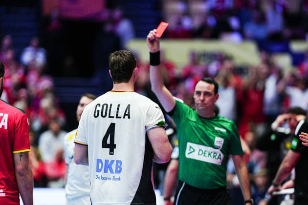 Red card sending off Johannes Golla Germany, 04 DEN, Germany vs Portugal, Handball, EHF European Championship 2026, Main Round, Matchday 1, 22 01 2026 DEN, Germany vs Portugal, Handball, EHF European Championship 2026, Main Round, Matchday 1, 22 01 2026 Herning Copyright: xEibner-Pressefoto MarcelxvonxFehrnx EP_MFN
