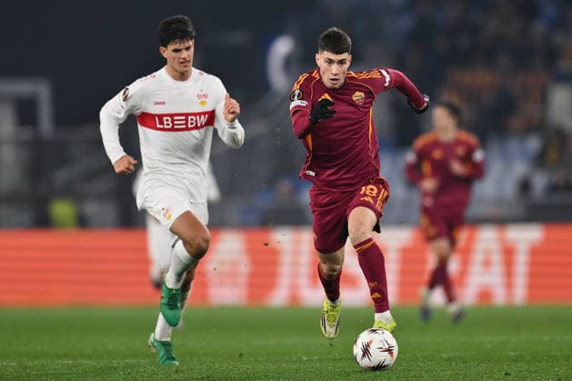 AS Roma v VfB Stuttgart - UEFA Europa League 2025 26 League Phase MD7 Chema Andres of VfB Stuttgart 1893 and Matias Soule of A.S. Roma are in action during the UEFA Europa League phase day 7 football match between A.S. Roma and VfB Stuttgart 1893 at the Olympic Stadium in Rome, Italy, on January 22, 2026. Rome Italy  Copyright: xDomenicoxCippitellix originalFilename:cippitelli-asromavv260122_nprKX.jpg