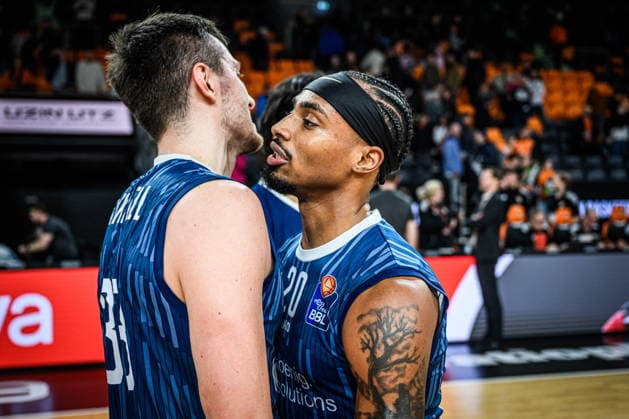 Neu Ulm, Germany, 24 01 26 Ryan Miksell MLP Academics Heidelberg and Michael Weathers MLP Academics Heidelberg gestures during the Basketball Bundesliga match between ratiopharm ulm vs MLP Academics Heidelberg at ratiopharm Arena on January 24, 2026 in Neu Ulm, Germany Photo by Harry Langer DeFodi Images ratiopharm Arena, Germany, 24 01 26 Ryan Miksell MLP Academics Heidelberg and Michael Weathers MLP Academics Heidelberg gestures during the Basketball Bundesliga match between ratiopharm ulm vs MLP Academics Heidelberg at Neu Ulm on January 24, 2026 in ratiopharm Arena, Germany Photo by Harry Langer DeFodi Images Photo by Harry Langer DeFodi Images