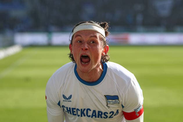 Reese Fabian Hertha BSC, 11 with a cry of joy after his goal to equalize 1 1, Karlsruher SC vs Hertha BSC, 2 Bundesliga, 19 Matchday, 2025 2026, 24 01 2026, DFL REGULATIONS PROHIBIT ANY USE OF PHOTOGRAPHS AS IMAGE SEQUENCES AND OR QUASI VIDEO, Karlsruher SC vs Hertha BSC, 2 Bundesliga, 19 Matchday, 2025 2026, 24 01 2026 Karlsruhe Copyright: xEibner-Pressefoto JanxPrihodax EP_JPA