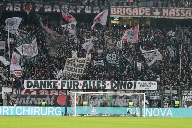 24 01 2026, xovx, Fußball Bundesliga, Eintracht Frankfurt TSG 1899 Hoffenheim Fans of Eintracht Frankfurt with thank you banner for the dismissed coach Dino Toppmöller DFL DFB REGULATIONS PROHIBIT ANY USE OF PHOTOGRAPHS as IMAGE SEQUENCES and or QUASI VIDEO emspor Frankfurt am Main