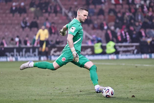 24 01 2026, Soccer, Men, Third League, 21 Matchday 3 League Season 2025 2026 FC Energie Cottbus FC Schweinfurt 05 Goalkeeper Marius Funk FC Energie Cottbus, 33 at the tee, single photo Cottbus LEAG Energie Stadion Brandenburg Germany