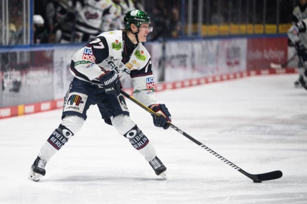 Eric Hoerdler Eisbaeren Berlin, 77 GER, Loewen Frankfurt vs Eisbaeren Berlin, Ice Hockey, Penny DEL, 43 Matchday, Season 2025 2026, 25 01 2026 Eibner Pressefoto Attila Ziga GER, Loewen Frankfurt vs Eisbaeren Berlin, Ice Hockey, Penny DEL, 43 Matchday, Season 2025 2026, 25 01 2026 Frankfurt Copyright: xEibner-Pressefotox EP_AZA