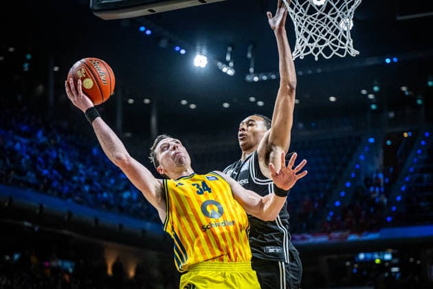 Basketball Berlin 25 01 2026 Season 2025 2026 EasyCredit BBL 1 Bundesliga Men, Men Alba Berlin BMA365 Bamberg Baskets Justin Bean Alba Berlin, No 34 Austin Crowley Bamberg, No 55