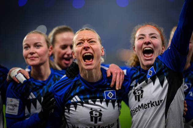 Soccer I Women I Season 2025 2026 I Bundesliga I 15 Matchday I Hamburger SV SGS Essen I 25 01 2026 Sophie Hillebrand 22, Hamburger SV , Lotta Wrede 32, Hamburger SV Hamburg Volksparkstadion Hamburg Germany Copyright: xLobecax xHenningxRohlfsx