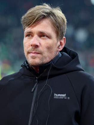 Managing Director Professional Football Sport Clemens Fritz Werder Bremen looks disappointed, Bundesliga, SV Werder Bremen v TSG Hoffenheim, Weserstadion, January 27, 2026 in Bremen, Germany Photo by Marco Steinbrenner DeFodi Images Managing Director Professional Football Sport Clemens Fritz Werder Bremen looks disappointed, Bundesliga, SV Werder Bremen v TSG Hoffenheim, Weserstadion, January 27, 2026 in Bremen, Germany Photo by Marco Steinbrenner DeFodi Images DFL regulations prohibit any use of photographs as image sequences and or quasi video
