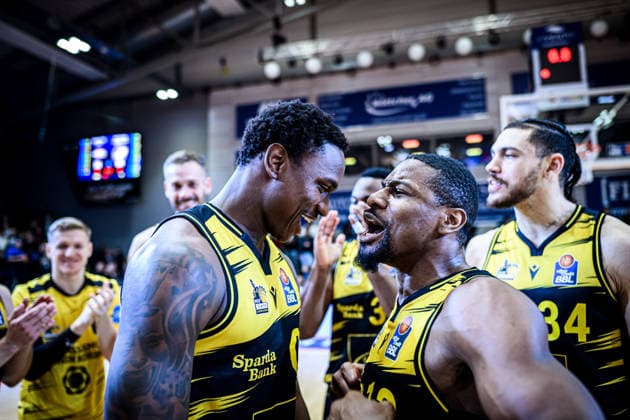 easycredit BBL Basketball Bundesliga 2025 2026 18 Matchday 31 01 2026 Science City Jena vs MHP RIESEN Ludwigsburg Emotions after the win in Jena v li Babacar Sane and teammate Yorman Polas Bartolo, both Ludwigsburg Sparkassen Arena