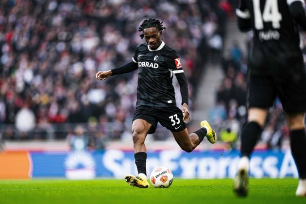 Maximilian Eggestein 8 SC Freiburg on the ball in action Player on the ball Copyright: xspeedshotx