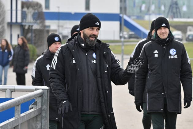 Coach Miron Muslic FC Schalke 04 , right Adin Osmanbasic Co Coach FC Schalke 04 03 02 2026, Soccer 2 Bundesliga, Season 2025 2026, Training FC Schalke 04 Gelsenkirchen North Rhine-Westphalia Germany Team2
