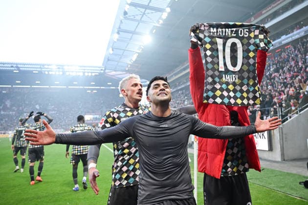 07 02 2026, xsltx, Soccer 1 Bundesliga, FSV Mainz 05 FC Augsburg v l Man of the match and two-time penalty kick scorer Nadiem Amiri 1 FSV Mainz 05 DFL DFB REGULATIONS PROHIBIT ANY USE OF PHOTOGRAPHS as IMAGE SEQUENCES and or QUASI VIDEO