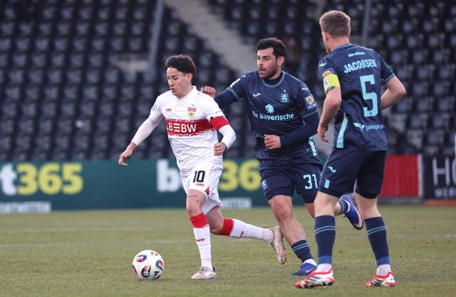 07 02 2026, Germany, Aspach Football VfB Stuttgart II 1860 Munich, v l Nicolas Sessa VfB , Kevin Volland Munich