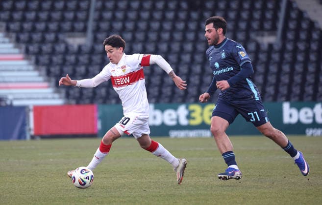 07 02 2026, Germany, Aspach Football VfB Stuttgart II 1860 Munich, v l Nicolas Sessa VfB , Kevin Volland Munich