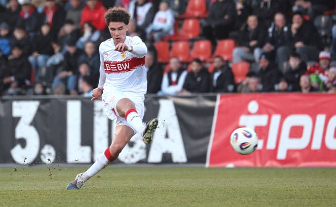 07 02 2026, Germany, Aspach Football VfB Stuttgart II 1860 Munich, Noah Darvich VfB II