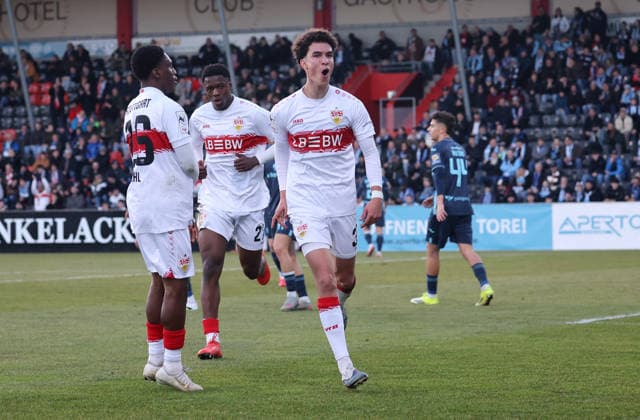 07 02 2026, Germany, Aspach Football VfB Stuttgart II 1860 Munich, in front from left Justin Diehl, Mansour Ouro Tagha and scorer Noah Darvich VfB Ii celebrate the goal for 1 0