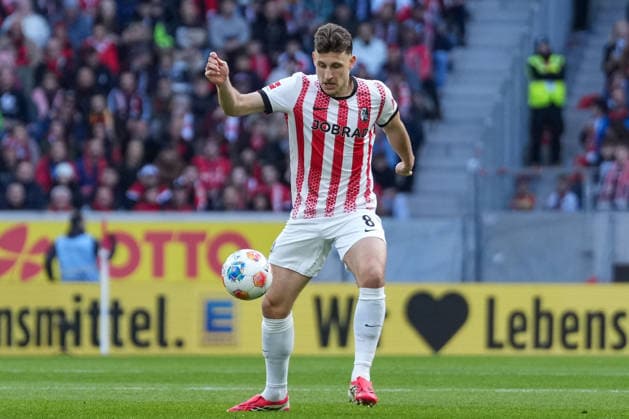 Maximilian Eggestein SC Freiburg, 08 on the ball , Germany, Soccer, 1 Bundesliga, 21 Matchday, 2025 2026, SC Freiburg vs SV Werder Bremen, 07 02 2026, Europa Park Stadion, Freiburg, Germany DFL REGULATIONS PROHIBIT ANY USE OF PHOTOGRAPHS AS IMAGE SEQUENCES AND OR QUASI VIDEO Freiburg Europa Park Stadion Baden Württemberg Germany Copyright: xArnexAmbergx