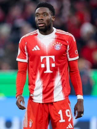Alphonso Davies FC Bayern Muenchen looks on, DFB Pokal, FC Bayern Muenchen v RB Leipzig, Allianz Arena, February 11, 2026 in Muenchen, Germany Photo by Marco Steinbrenner DeFodi Images Alphonso Davies FC Bayern Muenchen looks on, DFB Pokal, FC Bayern Muenchen v RB Leipzig, Allianz Arena, February 11, 2026 in Muenchen, Germany Photo by Marco Steinbrenner DeFodi Images DFB DFL REGULATIONS PROHIBIT ANY USE OF PHOTOGRAPHS AS IMAGE SEQUENCES AND OR QUASI VIDEO