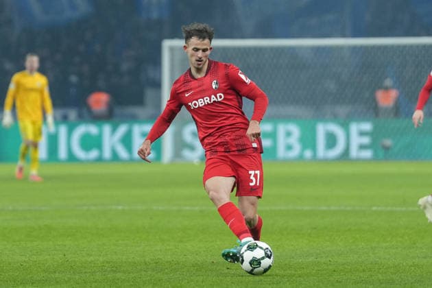 Max Rosenfelder SC Freiburg, 37 on the ball , Soccer, Quarterfinal, DFB Pokal, 2025 26, Hertha BSC vs SC Freiburg, 10 02 2026, Olympiastadion Berlin, Berlin, Germany DFB REGULATIONS PROHIBIT ANY USE OF PHOTOGRAPHS AS IMAGE SEQUENCES AND OR QUASI VIDEO Berlin Olympiastadion Berlin Berlin Germany Copyright: xArnexAmbergx