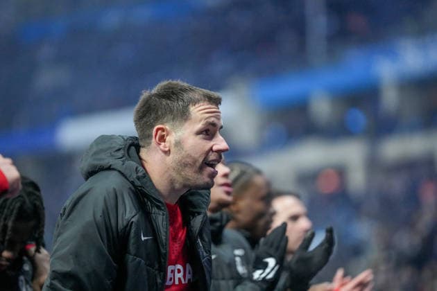 Christian Günter Christian Guenter SC Freiburg, 30 Lucas Höler Lucas Hoeler SC Freiburg, 09 , Maximilian Eggestein SC Freiburg, 08 Cheers after the match, The team thanks the fans and Ultras after the match, Football, Quarter-final, DFB Pokal, 2025 26, Hertha BSC vs SC Freiburg, 10 02 2026, Olympiastadion Berlin, Berlin, Germany DFB REGULATIONS PROHIBIT ANY USE OF PHOTOGRAPHS AS IMAGE SEQUENCES AND OR QUASI VIDEO Berlin Olympiastadion Berlin Berlin Germany Copyright: xArnexAmbergx