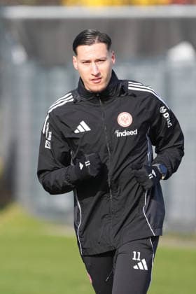 Younes Ebnoutalib Eintracht Frankfurt during build-up training Frankfurt 18 02 2026 Eintracht Frankfurt training, Deutsche Bank Park,