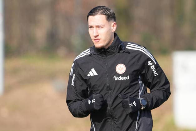 Younes Ebnoutalib Eintracht Frankfurt during build-up training Frankfurt 18 02 2026 Eintracht Frankfurt training, Deutsche Bank Park,