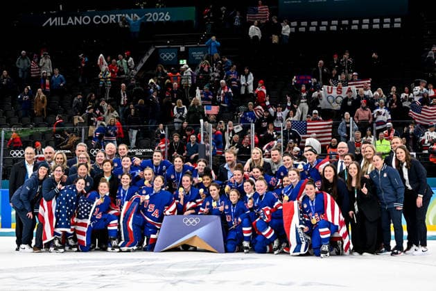 19 02 2026, Milano, Santa Giulia Ice Hockey Arena, Winter Olympics Gold Final USA Canada Ice Hockey Women , USA celebrate winning the gold medal Milano Santa Giulia Ice Hockey Arena Lombardy Italy Copyright: xJustPictures.ch AndreaxBrancax jp-en-AnBr-AB-AAB_267319022026