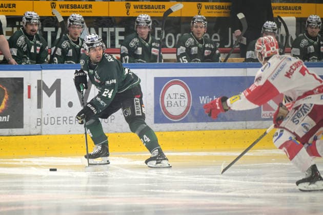 Cole Fonstad Bietigheim Steelers, 24 in duel with Adam McCormick Eispiraten Crimmitschau, 07 Bietigheim Steelers vs Eispiraten Crimmitschau, Ice Hockey, DEL 2, Matchday 47, Season 2025 2026, 20 02 2026 Bietigheim Steelers vs Eispiraten Crimmitschau, Ice Hockey, DEL 2, Matchday 47, Season 2025 2026, 20 02 2026 Bietigheim Copyright: xEibner-Pressefotox EP_TBR